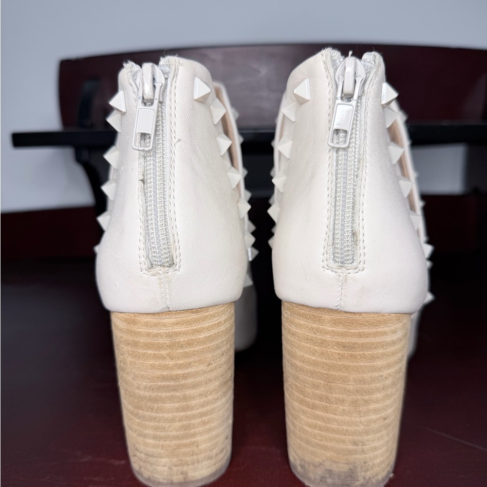 Steve Madden Leather Studded White Ankle Boots - Picture 3 of 8